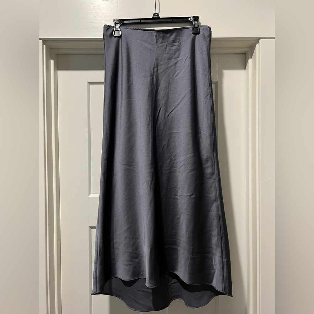Abercrombie and Fitch satin skirt
Semi high low
Gray/blue color
Size Large